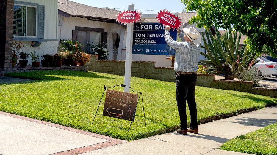 Mortgage rates fall to 6.65%: Freddie Mac