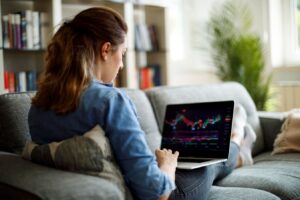 How To Find Beaten-Down S&P 500 Stocks With Upside