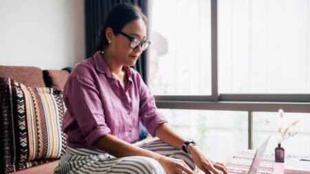7 Actionable Steps To Start A Digital Products Small Business