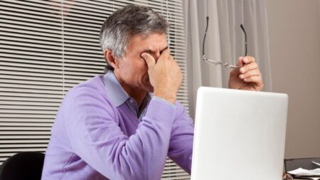 7 Ways Coaches Waste Time On LinkedIn And How To Fix It Fast