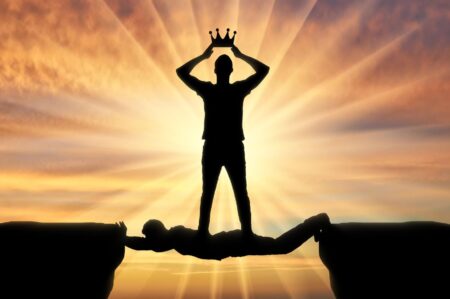 How To Handle Narcissism And Egos In The Workplace