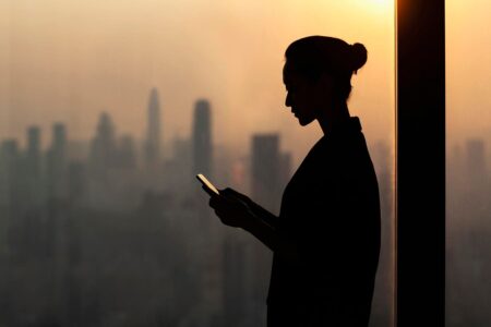 5 ChatGPT Prompts To Create Algorithm-Busting LinkedIn Posts