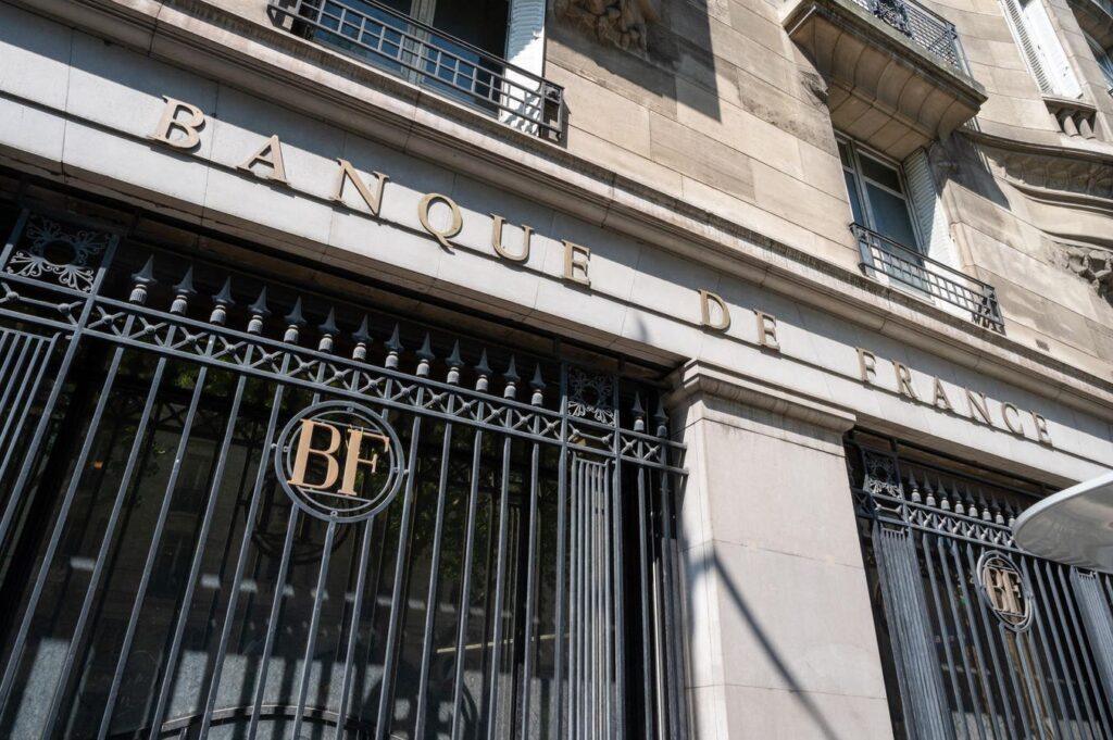 Central Banks Can Learn From Stablecoins. Lesson 1: They Are Not CBDCs