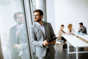 Build An Authoritative Personal Brand On LinkedIn Without Oversharing