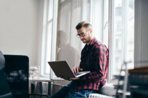 5 ChatGPT Prompts To Turn Your Expertise Into Passive Income